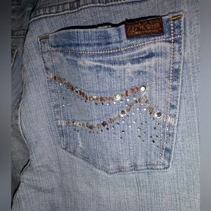 M4) ZD Women’s Light Wash Stretch Jeans Size 16 | Rhinestone Pocket Design